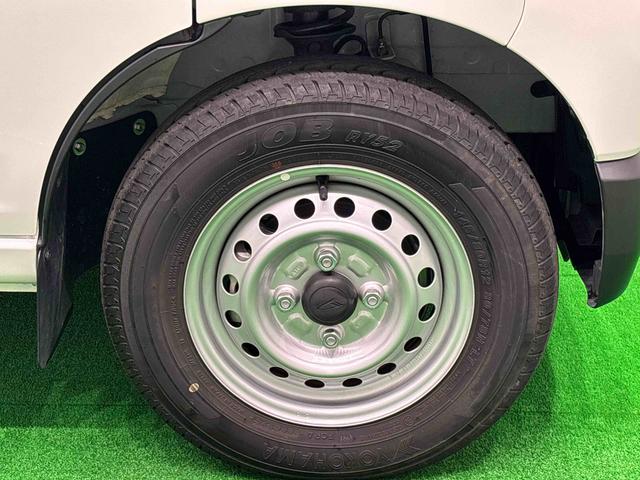 ハイゼットカーゴＤＸ　４ＷＤ　マニュアルエアコン　ＡＭ／ＦＭラジオハロゲンヘッドランプ　トップシェイドガラス　コーナーセンサー　オーバーヘッドシェルフ　フロントドアパワーウインドウ　キーレスエントリー　ＡＭ／ＦＭラジオ　テンパータイヤ　スチールホイール（広島県）の中古車