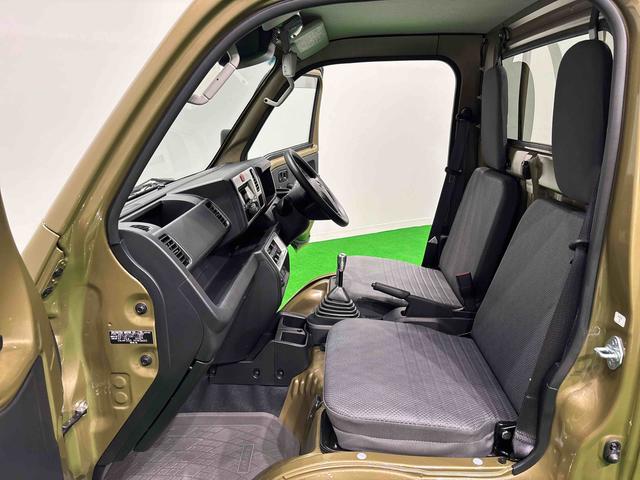 ハイゼットトラックスタンダードSAIIIt CDチューナー 4WDLEDヘッドランプ トップシェイドガラス 運転席SRSエアバック バックソナー 電動式パワーステアリング AM/FMラジオ あゆみ板掛けテールゲート VSC&TRC(広島県)の中古車