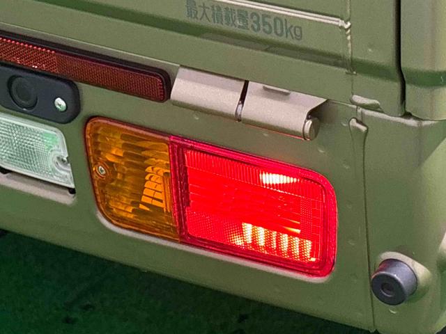 ハイゼットトラックスタンダードSAIIIt CDチューナー 4WDLEDヘッドランプ トップシェイドガラス 運転席SRSエアバック バックソナー 電動式パワーステアリング AM/FMラジオ あゆみ板掛けテールゲート VSC&TRC(広島県)の中古車