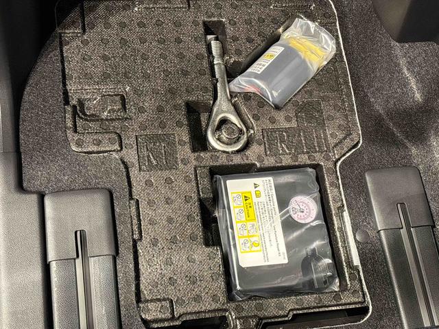 タントカスタムＲＳ　バックモニター対応　電動パーキングブレーキＬＥＤオートライト　パワースライドドアウェルカムオープン機能　オート電動格納式ドアミラー　助手席ロングスライド　助手席イージークローザー　アルミホイール　キーフリーシステム（広島県）の中古車