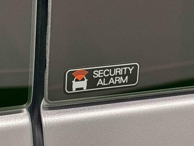 ハイゼットカーゴクルーズプッシュボタンスタート　キーフリーシステム　マニュアルエアコン　運転席・助手席パワーウインドウ　オートライト　ハンド式サイドブレーキハロゲンヘッドライト　アイドリングストップ機能　電動格納式ドアミラー（広島県）の中古車
