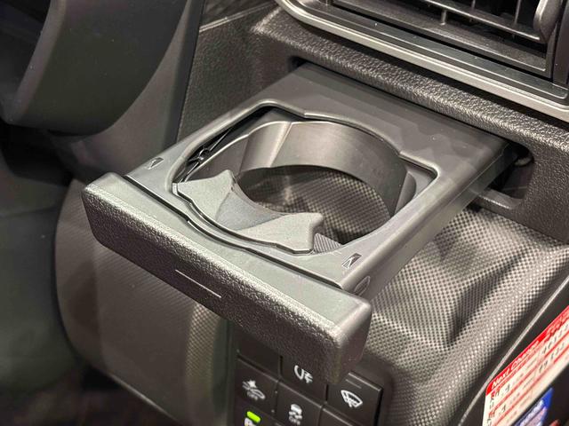 ロッキーＧ　４ＷＤ　ＵＧ２　ブラインドスポットモニター　ナビ　ＥＴＣドラレコ　ＬＥＤヘッドランプ・フォグランプ　全車速追従機能付アダプティブクルーズコントロール　レーンキープコントロール　１７インチアルミホイール　シートヒーター　プッシュボタンスタート　パノラマカメラ（広島県）の中古車