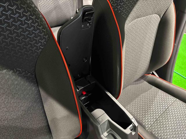 ロッキーＧ　４ＷＤ　ＵＧ２　ブラインドスポットモニター　ナビ　ＥＴＣドラレコ　ＬＥＤヘッドランプ・フォグランプ　全車速追従機能付アダプティブクルーズコントロール　レーンキープコントロール　１７インチアルミホイール　シートヒーター　プッシュボタンスタート　パノラマカメラ（広島県）の中古車