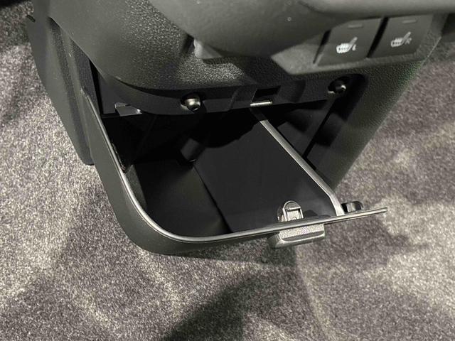 ムーヴキャンバスストライプスＧ　令和７年式　人気のツートンカラー入荷ＬＥＤオートライト・フォグランプ　電動パーキングブレーキ　プッシュボタンスタート　セキュリティアラーム　バックカメラ　両側パワースライドドアウエルカムオープン機能　オート電動格納式ドアミラー（広島県）の中古車