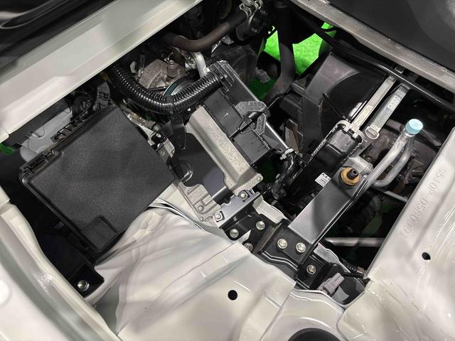 ハイゼットトラックスタンダード　４ＷＤ　５ＭＴ　省力パック　キーフリー衝突警報機能　衝突回避支援ブレーキ　車線逸脱警報機能　オートハイビーム　標識認識機能　誤発進抑制制御機能　先行車発進お知らせ機能　プッシュスタート　キーフリー　エアコン　５ＭＴ　コーナーセンサー（広島県）の中古車