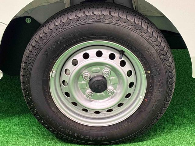 ハイゼットトラックスタンダード　４ＷＤ　５ＭＴ　省力パック　キーフリー衝突警報機能　衝突回避支援ブレーキ　車線逸脱警報機能　オートハイビーム　標識認識機能　誤発進抑制制御機能　先行車発進お知らせ機能　プッシュスタート　キーフリー　エアコン　５ＭＴ　コーナーセンサー（広島県）の中古車