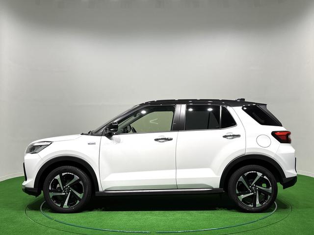 ロッキープレミアムG HEV パノラマ対応純正ディスプレイオーディオブラインドスポットモニター 運転席・助手席シートヒーター 電動パーキングブレーキ+オートホールドブレーキ機能 全車速追従機能付ACC 本革巻ステアリングホイール ETC(広島県)の中古車