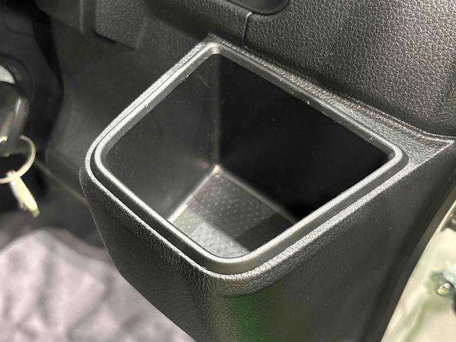 ハイゼットカーゴＤＸ　令和７年式　保証ありキーレスエントリー　マニュアルエアコン　運転席・助手席パワーウインドウ　オートライト　ハンド式サイドブレーキ　ハロゲンヘッドライト　アイドリングストップ機能　　　テンパータイヤ（広島県）の中古車
