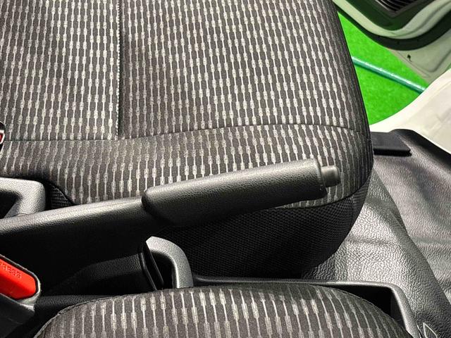 ハイゼットカーゴＤＸ　令和７年式　保証ありキーレスエントリー　マニュアルエアコン　運転席・助手席パワーウインドウ　オートライト　ハンド式サイドブレーキ　ハロゲンヘッドライト　アイドリングストップ機能　　　テンパータイヤ（広島県）の中古車