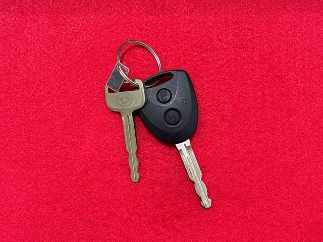ハイゼットカーゴＤＸ　令和７年式　保証ありキーレスエントリー　マニュアルエアコン　運転席・助手席パワーウインドウ　オートライト　ハンド式サイドブレーキ　ハロゲンヘッドライト　アイドリングストップ機能　　　テンパータイヤ（広島県）の中古車