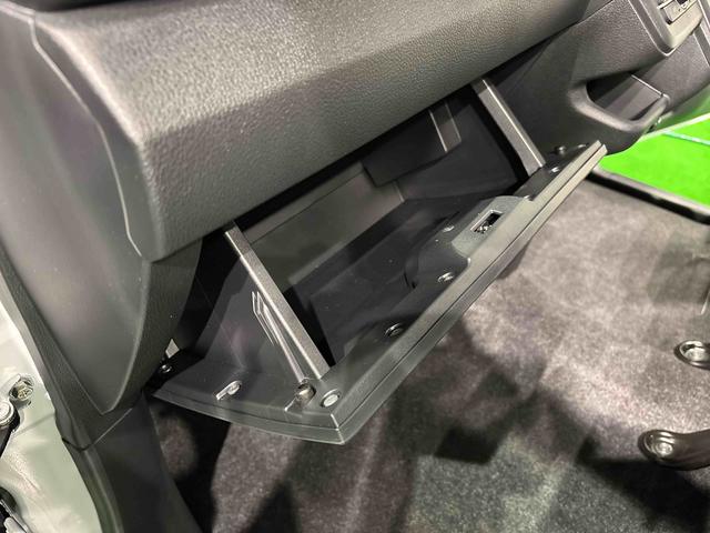 ムーヴRS 9インチディスプレイオーディオ パノラマモニターLEDオートライト・フォグランプ 電動パーキングブレーキ プッシュボタンスタート セキュリティアラーム 両側パワースライドドア ウエルカムオープン機能 電動格納式ドアミラー ワイヤレス充電機能(Qi)(広島県)の中古車
