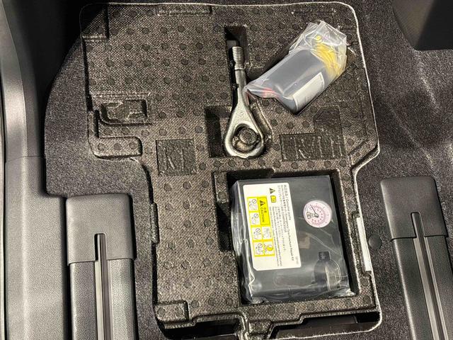 タントカスタムRSLEDオートライト パワースライドドアウェルカムオープン機能 オート電動格納式ドアミラー 助手席ロングスライド 助手席イージークローザー アルミホイール キーフリーシステム(広島県)の中古車