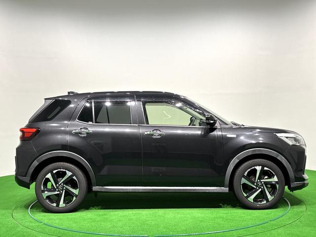 ロッキープレミアムＧ　ＨＥＶ　アクセサリーコンセント　シートヒーターＬＥＤヘッドランプ・フォグランプ　全車速追従機能付アダプティブクルーズコントロール　レーンキープコントロール　　１７インチアルミホイール　プッシュボタンスタート　キーフリーシステム（広島県）の中古車