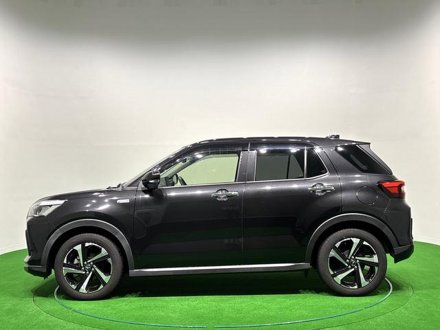 ロッキープレミアムＧ　ＨＥＶ　アクセサリーコンセント　シートヒーターＬＥＤヘッドランプ・フォグランプ　全車速追従機能付アダプティブクルーズコントロール　レーンキープコントロール　　１７インチアルミホイール　プッシュボタンスタート　キーフリーシステム（広島県）の中古車
