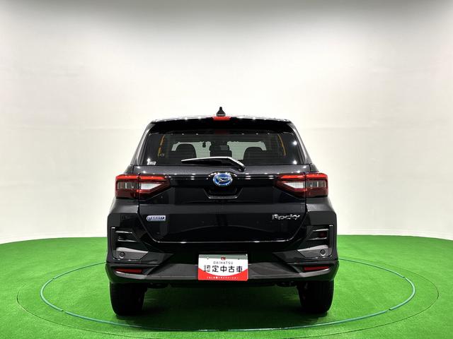 ロッキープレミアムＧ　ＨＥＶ　アクセサリーコンセント　シートヒーターＬＥＤヘッドランプ・フォグランプ　全車速追従機能付アダプティブクルーズコントロール　レーンキープコントロール　　１７インチアルミホイール　プッシュボタンスタート　キーフリーシステム（広島県）の中古車