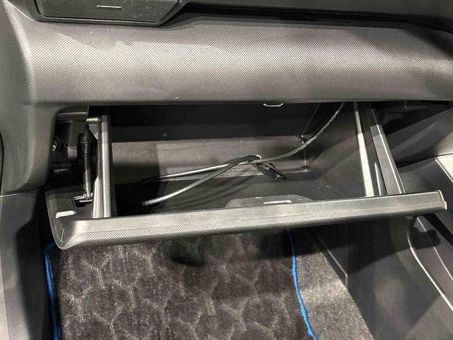 ロッキープレミアムＧ　ＨＥＶ　アクセサリーコンセント　シートヒーターＬＥＤヘッドランプ・フォグランプ　全車速追従機能付アダプティブクルーズコントロール　レーンキープコントロール　　１７インチアルミホイール　プッシュボタンスタート　キーフリーシステム（広島県）の中古車