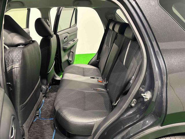 ロッキープレミアムＧ　ＨＥＶ　アクセサリーコンセント　シートヒーターＬＥＤヘッドランプ・フォグランプ　全車速追従機能付アダプティブクルーズコントロール　レーンキープコントロール　　１７インチアルミホイール　プッシュボタンスタート　キーフリーシステム（広島県）の中古車