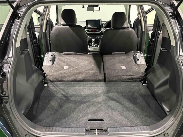 ロッキープレミアムＧ　ＨＥＶ　アクセサリーコンセント　シートヒーターＬＥＤヘッドランプ・フォグランプ　全車速追従機能付アダプティブクルーズコントロール　レーンキープコントロール　　１７インチアルミホイール　プッシュボタンスタート　キーフリーシステム（広島県）の中古車