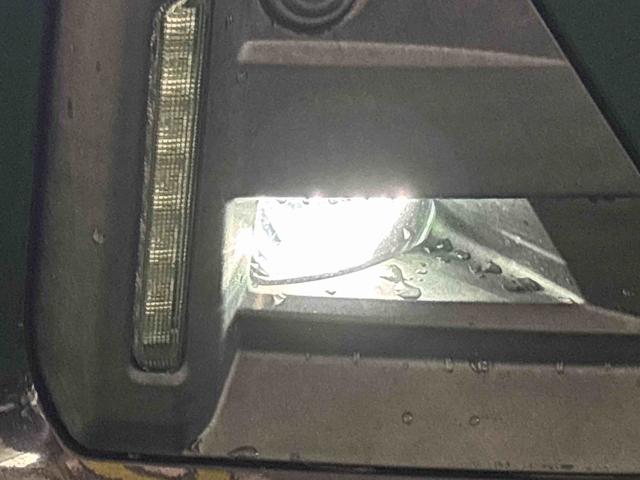 ロッキープレミアムＧ　ＨＥＶ　アクセサリーコンセント　シートヒーターＬＥＤヘッドランプ・フォグランプ　全車速追従機能付アダプティブクルーズコントロール　レーンキープコントロール　　１７インチアルミホイール　プッシュボタンスタート　キーフリーシステム（広島県）の中古車
