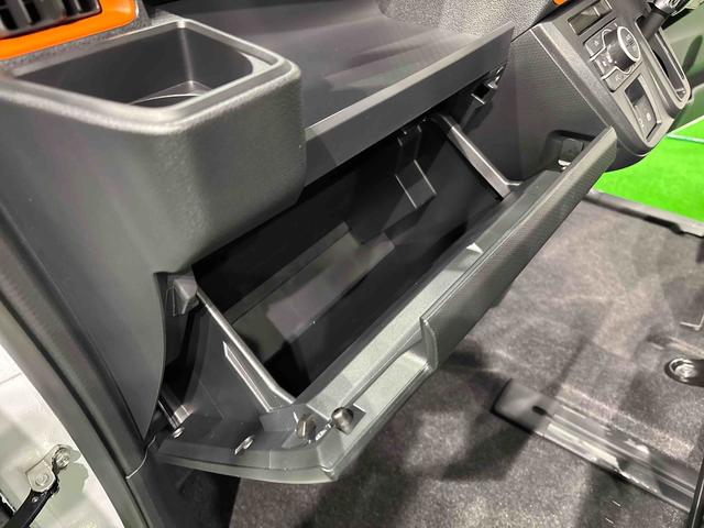 タントファンクロスターボ バックカメラ付 電動パーキングブレーキLEDオートライト パワースライドドアウェルカムオープン機能 オート電動格納式ドアミラー 助手席ロングスライド 助手席イージークローザー アルミホイール キーフリーシステム(広島県)の中古車