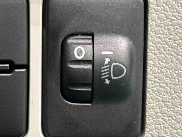 ミライースX SAIII LEDヘッドライト コーナーセンサーセキュリティアラーム 14インチフルホイールキャップ キーレスエントリー 電動格納式ドアミラー ショツピングフック マニュアルエアコン(広島県)の中古車