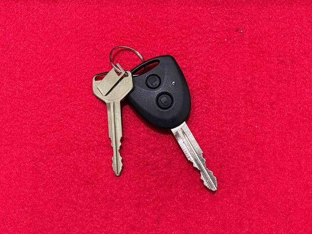 ミライースX SAIII LEDヘッドライトLEDヘッドランプ セキュリティアラーム コーナーセンサー 14インチフルホイールキャップ キーレスエントリー 電動格納式ドアミラー ショツピングフック マニュアルエアコン(広島県)の中古車