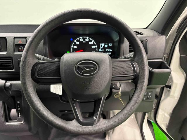 ハイゼットカーゴDX 4WD オートライト リヤスモークガラス キーレス手引き式サイドブレーキ トップシェイドガラス オーバーヘッドシェルフ リヤワイパー スペアタイヤ AMFMラジオ オートライト アイドリングストップ 次世代スマートアシスト(広島県)の中古車