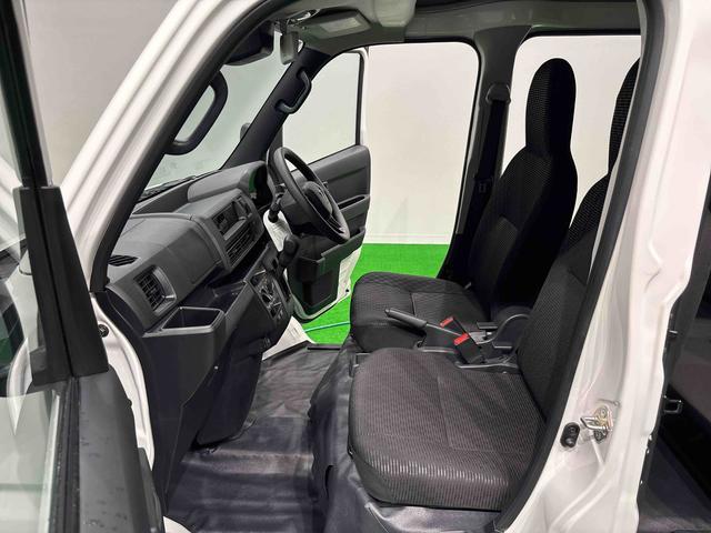 ハイゼットカーゴDX 4WD オートライト リヤスモークガラス キーレス手引き式サイドブレーキ トップシェイドガラス オーバーヘッドシェルフ リヤワイパー スペアタイヤ AMFMラジオ オートライト アイドリングストップ 次世代スマートアシスト(広島県)の中古車