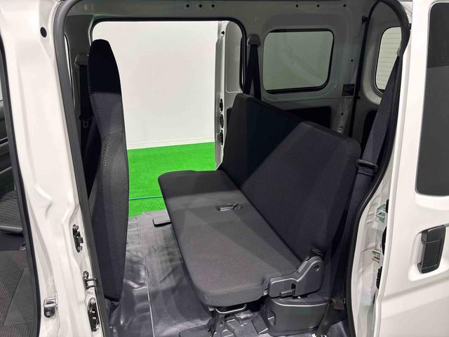 ハイゼットカーゴDX 4WD オートライト リヤスモークガラス キーレス手引き式サイドブレーキ トップシェイドガラス オーバーヘッドシェルフ リヤワイパー スペアタイヤ AMFMラジオ オートライト アイドリングストップ 次世代スマートアシスト(広島県)の中古車
