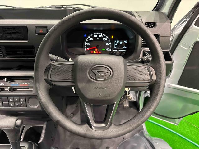 ハイゼットトラックスタンダード 4WD AM/FMラジオ スペアタイヤハロゲンヘッドランプ マニュアルレベリング機能付きオートライト マニュアルエアコン ガードフレーム サイドアンダーミラー付きドアミラー 電動パワーステアリング ヘッドランプ自動消灯システム(広島県)の中古車