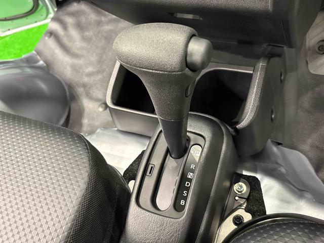 ハイゼットトラックスタンダード 4WD AM/FMラジオ スペアタイヤハロゲンヘッドランプ マニュアルレベリング機能付きオートライト マニュアルエアコン ガードフレーム サイドアンダーミラー付きドアミラー 電動パワーステアリング ヘッドランプ自動消灯システム(広島県)の中古車