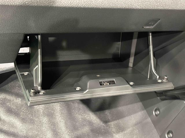 ハイゼットトラックスタンダード 4WD AM/FMラジオ スペアタイヤハロゲンヘッドランプ マニュアルレベリング機能付きオートライト マニュアルエアコン ガードフレーム サイドアンダーミラー付きドアミラー 電動パワーステアリング ヘッドランプ自動消灯システム(広島県)の中古車