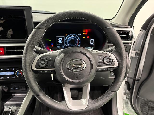 ロッキープレミアムG パノラマモニター対応 電動パーキングブレーキLEDヘッドランプ・フォグランプ 全車速追従機能付アダプティブクルーズコントロール レーンキープコントロール ブラインドスポットモニター 17インチアルミホイール シートヒーター(広島県)の中古車