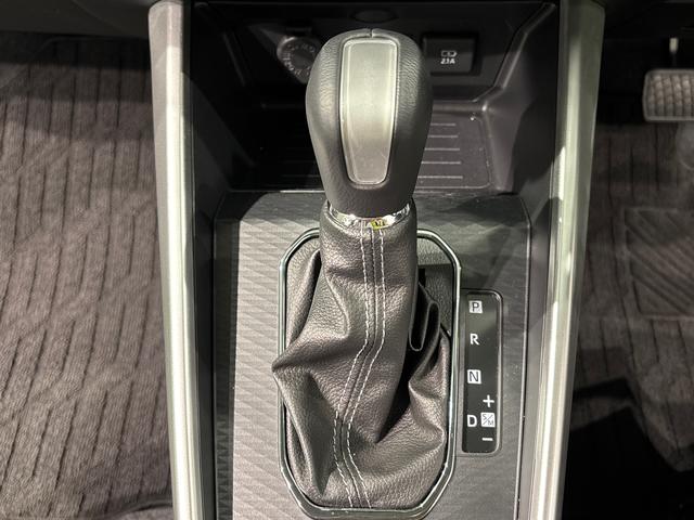 ロッキープレミアムG パノラマモニター対応 電動パーキングブレーキLEDヘッドランプ・フォグランプ 全車速追従機能付アダプティブクルーズコントロール レーンキープコントロール ブラインドスポットモニター 17インチアルミホイール シートヒーター(広島県)の中古車