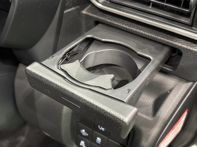 ロッキープレミアムG パノラマモニター対応 電動パーキングブレーキLEDヘッドランプ・フォグランプ 全車速追従機能付アダプティブクルーズコントロール レーンキープコントロール ブラインドスポットモニター 17インチアルミホイール シートヒーター(広島県)の中古車