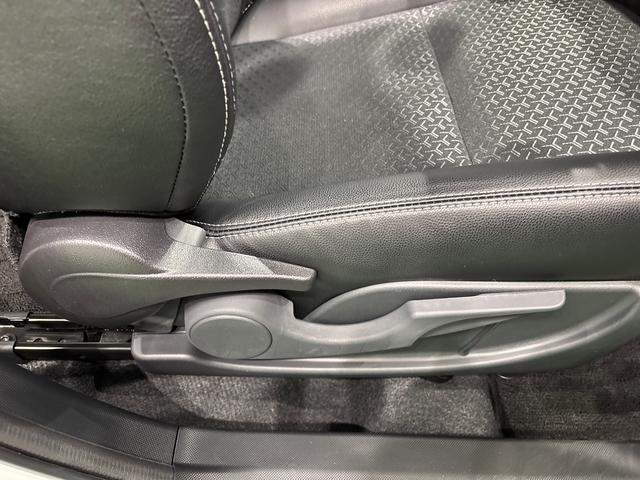 ロッキープレミアムG パノラマモニター対応 電動パーキングブレーキLEDヘッドランプ・フォグランプ 全車速追従機能付アダプティブクルーズコントロール レーンキープコントロール ブラインドスポットモニター 17インチアルミホイール シートヒーター(広島県)の中古車