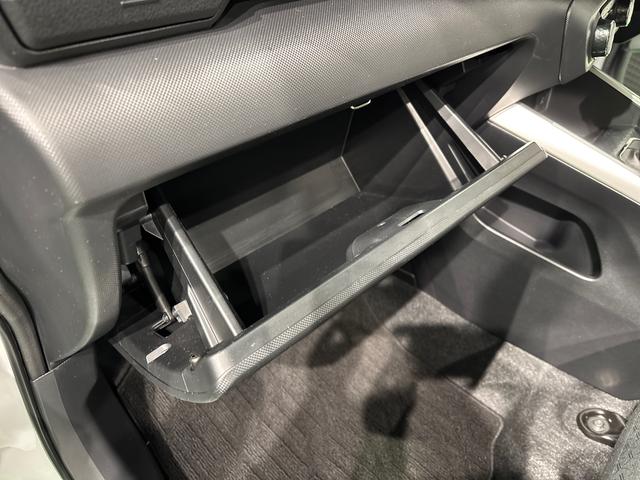 ロッキープレミアムG パノラマモニター対応 電動パーキングブレーキLEDヘッドランプ・フォグランプ 全車速追従機能付アダプティブクルーズコントロール レーンキープコントロール ブラインドスポットモニター 17インチアルミホイール シートヒーター(広島県)の中古車