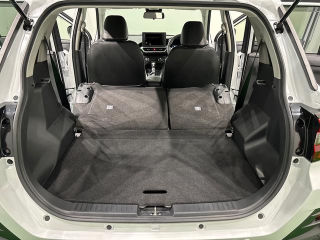 ロッキープレミアムG パノラマモニター対応 電動パーキングブレーキLEDヘッドランプ・フォグランプ 全車速追従機能付アダプティブクルーズコントロール レーンキープコントロール ブラインドスポットモニター 17インチアルミホイール シートヒーター(広島県)の中古車