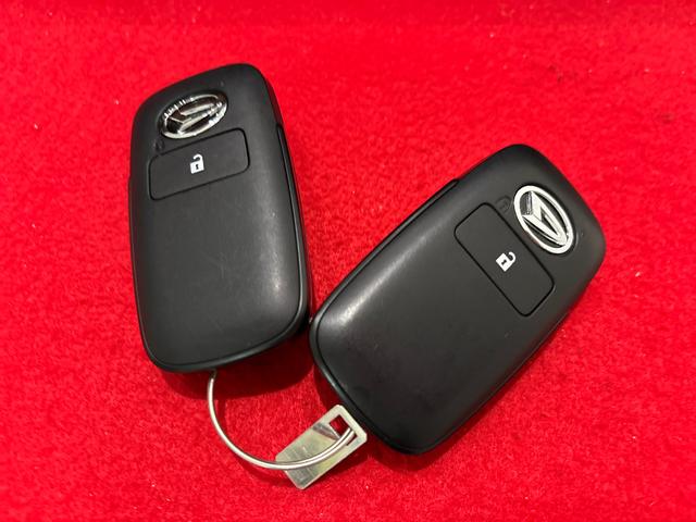 ロッキープレミアムG パノラマモニター対応 電動パーキングブレーキLEDヘッドランプ・フォグランプ 全車速追従機能付アダプティブクルーズコントロール レーンキープコントロール ブラインドスポットモニター 17インチアルミホイール シートヒーター(広島県)の中古車