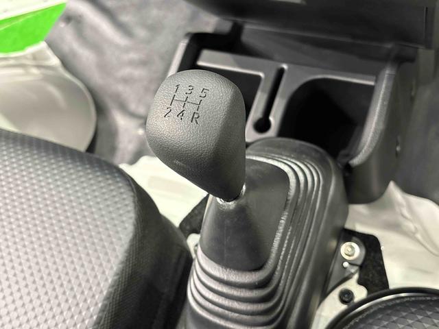 ハイゼットトラックスタンダード　４ＷＤ　ＡＭ／ＦＭラジオ　スペアタイヤマニュアルレベリング機能付きハロゲンヘッドランプ　運転席ＳＲＳエアバック　バックソナー　電動式パワーステアリング　あゆみ板掛けテールゲート　ＶＳＣ＆ＴＲＣ　マニュアルエアコン　オートライト（広島県）の中古車