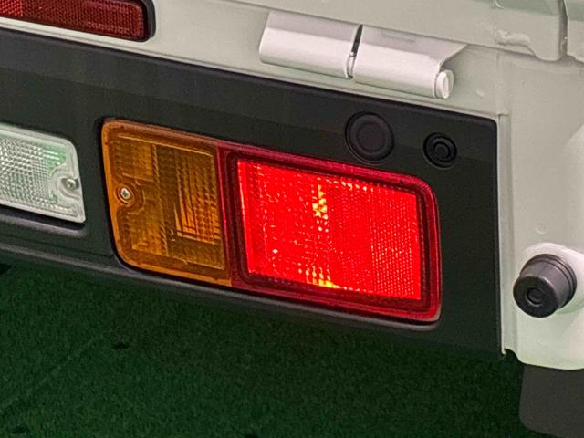 ハイゼットトラックスタンダード　４ＷＤ　ＡＭ／ＦＭラジオ　スペアタイヤマニュアルレベリング機能付きハロゲンヘッドランプ　運転席ＳＲＳエアバック　バックソナー　電動式パワーステアリング　あゆみ板掛けテールゲート　ＶＳＣ＆ＴＲＣ　マニュアルエアコン　オートライト（広島県）の中古車
