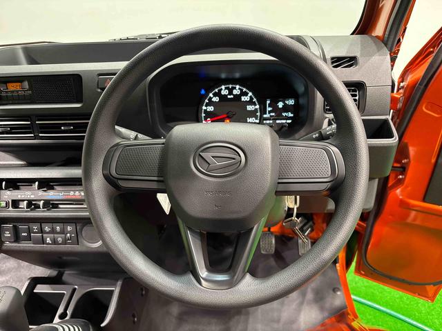 ハイゼットトラックスタンダード 農用スペシャル4WD 5MT コーナーセンサートップシェイドガラス 大型荷台作業灯 運転席SRSエアバック バックソナー 電動式パワーステアリング AM/FMラジオ あゆみ板掛けテールゲート ガードフレーム(広島県)の中古車