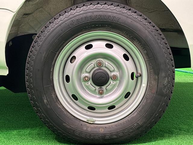ハイゼットトラックスタンダード 4WD 5MT AM・FMラジオハロゲンヘッドランプ 運転席SRSエアバック 電動式パワーステアリング AM/FMラジオ あゆみ板掛けテールゲート スペアタイヤ ガードフレーム(広島県)の中古車