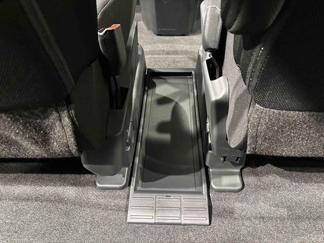 トールカスタムＧ　ターボ　　純正９インチディスプレイオーディオＬＥＤヘッドランプ・フォグランプ　　１５インチアルミホイール　オートライト　プッシュボタンスタート　クルーズコントロール　　コーナーセンサー　パワースライドドア　キーフリーシステム（広島県）の中古車