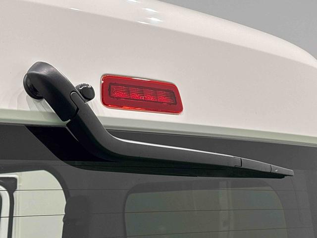 ハイゼットカーゴＤＸ　４ＷＤ　キーレスエントリー　マニュアルエアコン運転席・助手席パワーウインドウ　オートライト　ハンド式サイドブレーキ　マニュアルレベリング機能付きハロゲンヘッドライト　アイドリングストップ機能　テンパータイヤ　ＡＭ／ＦＭラジオ　リアヒーター（広島県）の中古車