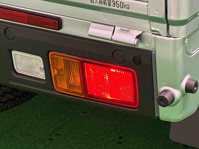 ハイゼットトラックスタンダード 4WD 5MT コーナーセンサーハロゲンヘッドランプ トップシェイドガラス 運転席SRSエアバック バックソナー 電動式パワーステアリング AM/FMラジオ あゆみ板掛けテールゲート VSC&TRC(広島県)の中古車