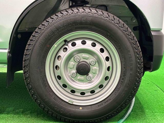 ハイゼットカーゴハイゼットスローパーキーレスエントリー マニュアルエアコン 運転席・助手席パワーウインドウ オートライト ハンド式サイドブレーキ ハロゲンヘッドライト アイドリングストップ機能 テンパータイヤ(広島県)の中古車