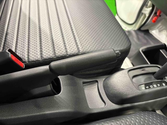 ハイゼットトラックスタンダード オートライト マニュアルエアコンハロゲンヘッドランプ 運転席SRSエアバック 電動式パワーステアリング AM/FMラジオ あゆみ板掛けテールゲート スペアタイヤ ガードフレーム(広島県)の中古車