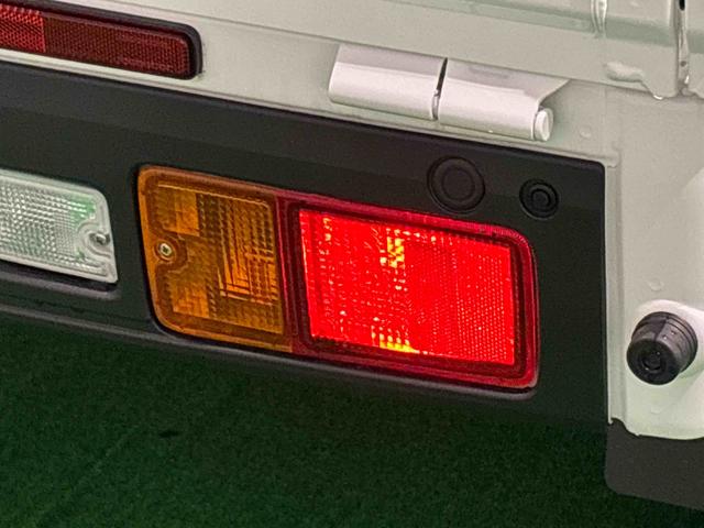 ハイゼットトラックスタンダード オートライト マニュアルエアコンハロゲンヘッドランプ 運転席SRSエアバック 電動式パワーステアリング AM/FMラジオ あゆみ板掛けテールゲート スペアタイヤ ガードフレーム(広島県)の中古車