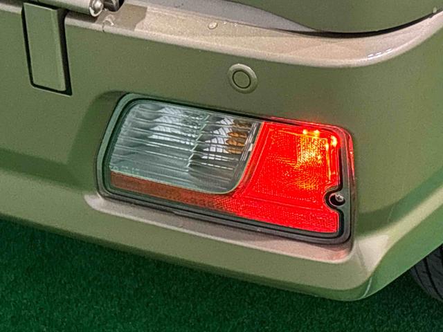 ハイゼットカーゴデッキバンＧ　視界補助パックバックモニター　エアバッグ　オートマチックハイビーム　電動格納ドアミラー　横滑り防止　スマートキー　助手席エアバッグ　キーフリー　オートライト　ＡＢＳ　エコアイドル　セキュリティーアラーム（広島県）の中古車